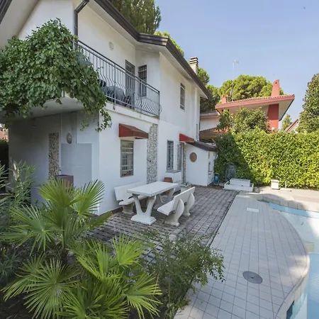 Villa Exclusive With Pool Near The *